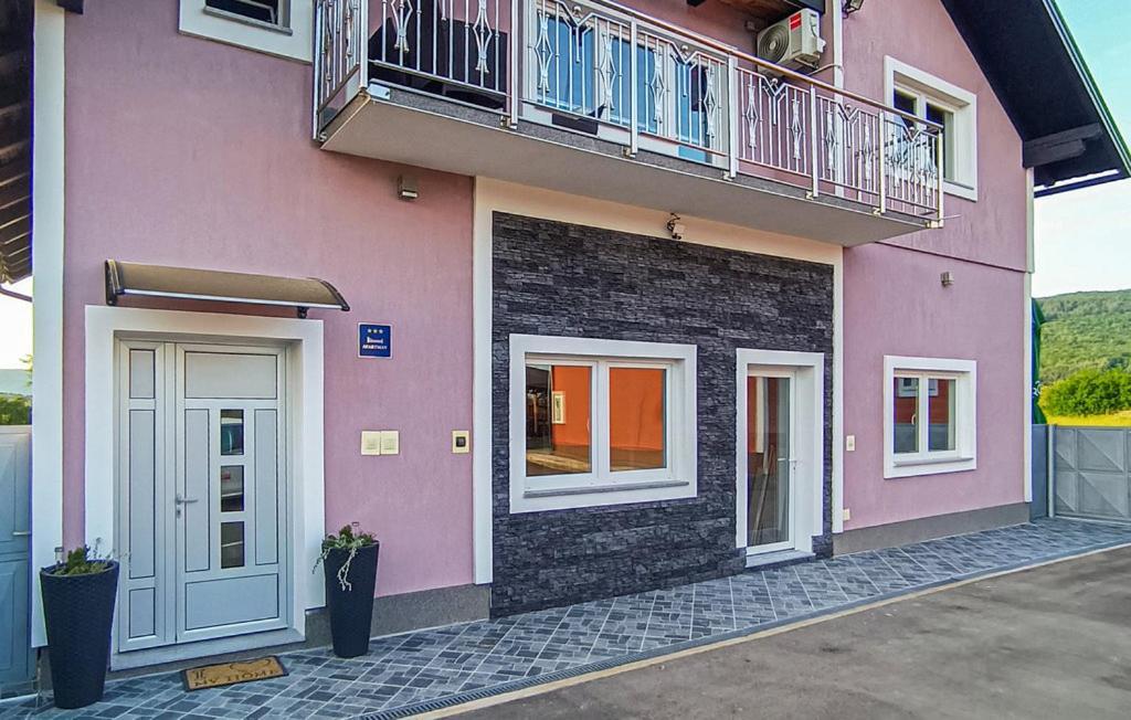 Apartments Sweet Home Otocsán Kültér fotó