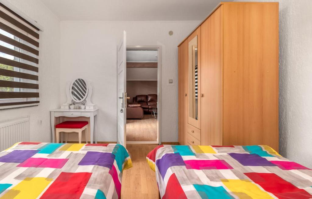 Apartments Sweet Home Otocsán Kültér fotó